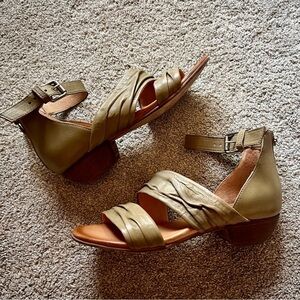 Miz Mooz Sandals Cassie Women Size 38 Sage Leather Ruched Ankle Strap Block Heel
